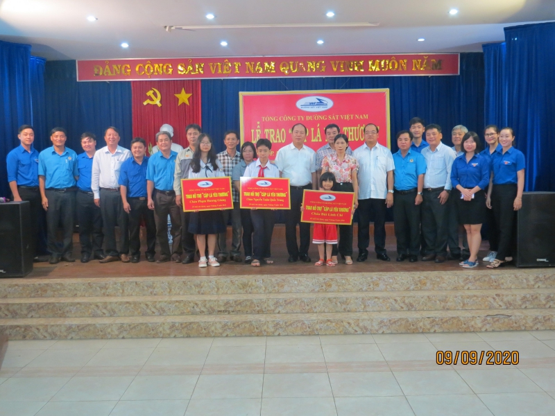 Chương trình “Cặp lá yêu thương” lần thứ nhất 2020 Tổng công ty Đường sắt Việt Nam