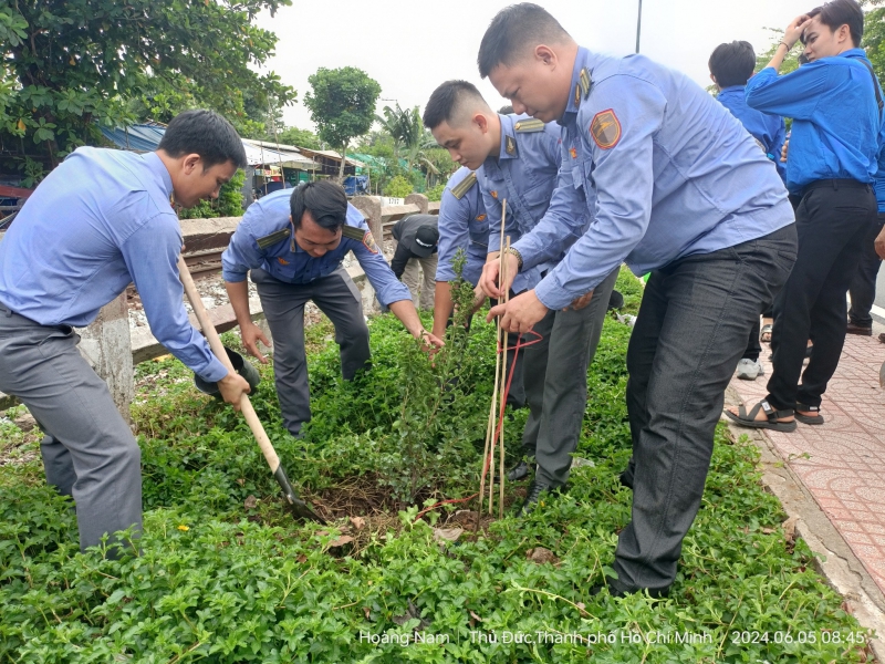 PHÁT ĐỘNG PHONG TRÀO "ĐƯỜNG TÀU - ĐƯỜNG HOA' TẠI KHU VỰC SÀI GÒN - BÌNH DƯƠNG